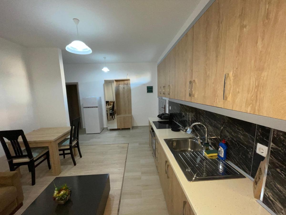 Garden Villa Apartments ساراندا المظهر الخارجي الصورة