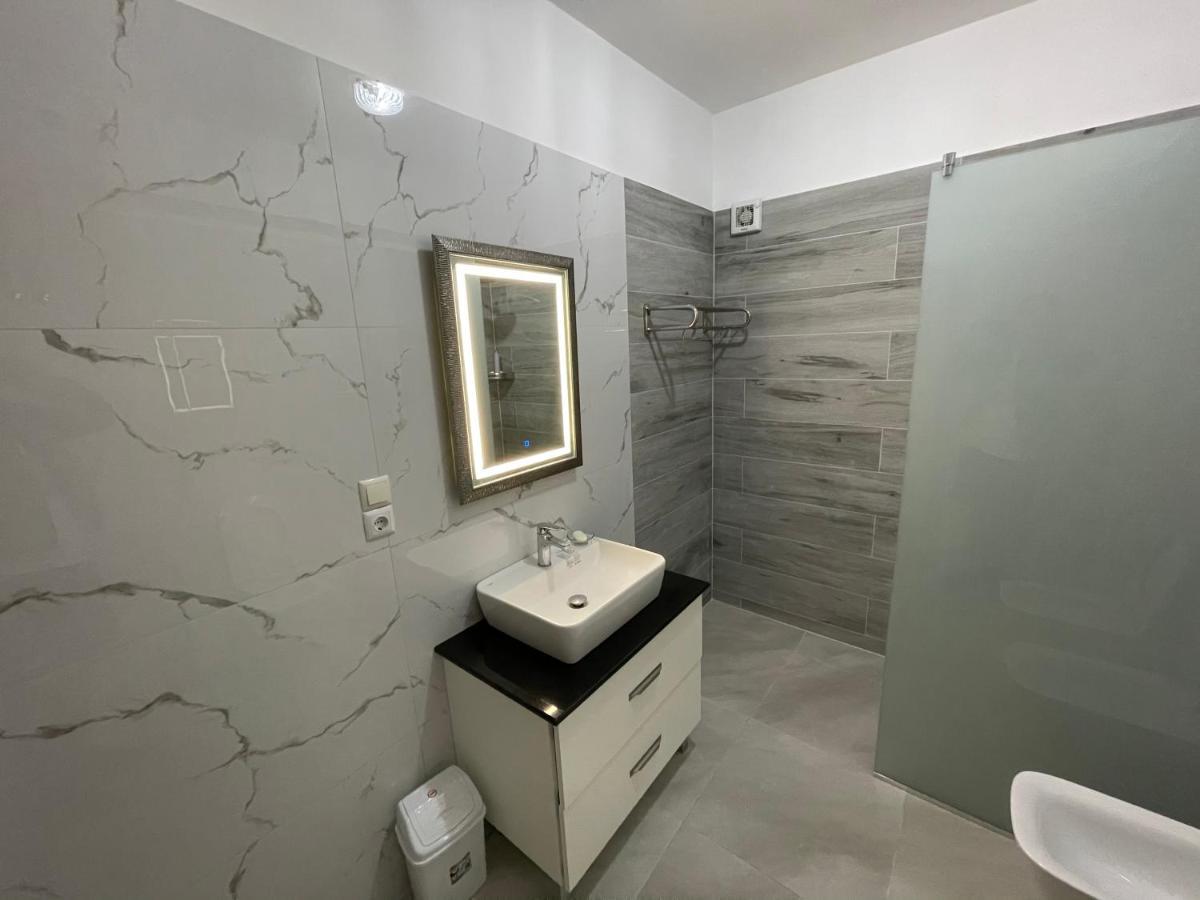 Garden Villa Apartments ساراندا المظهر الخارجي الصورة