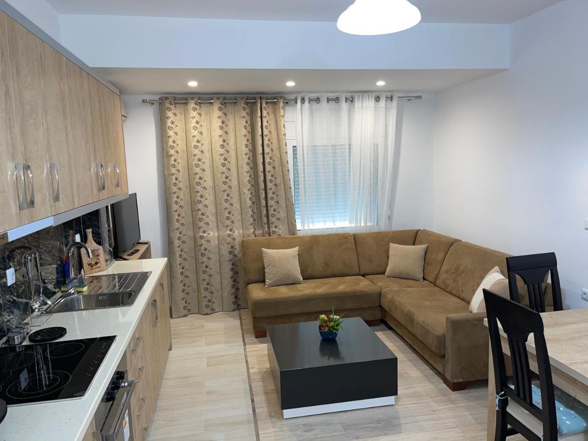 Garden Villa Apartments ساراندا المظهر الخارجي الصورة