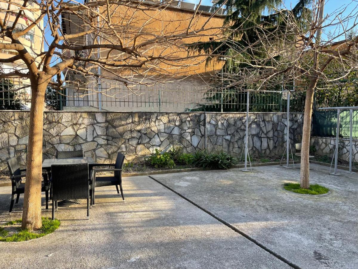 Garden Villa Apartments ساراندا المظهر الخارجي الصورة