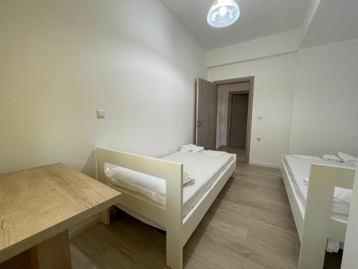 Garden Villa Apartments ساراندا المظهر الخارجي الصورة