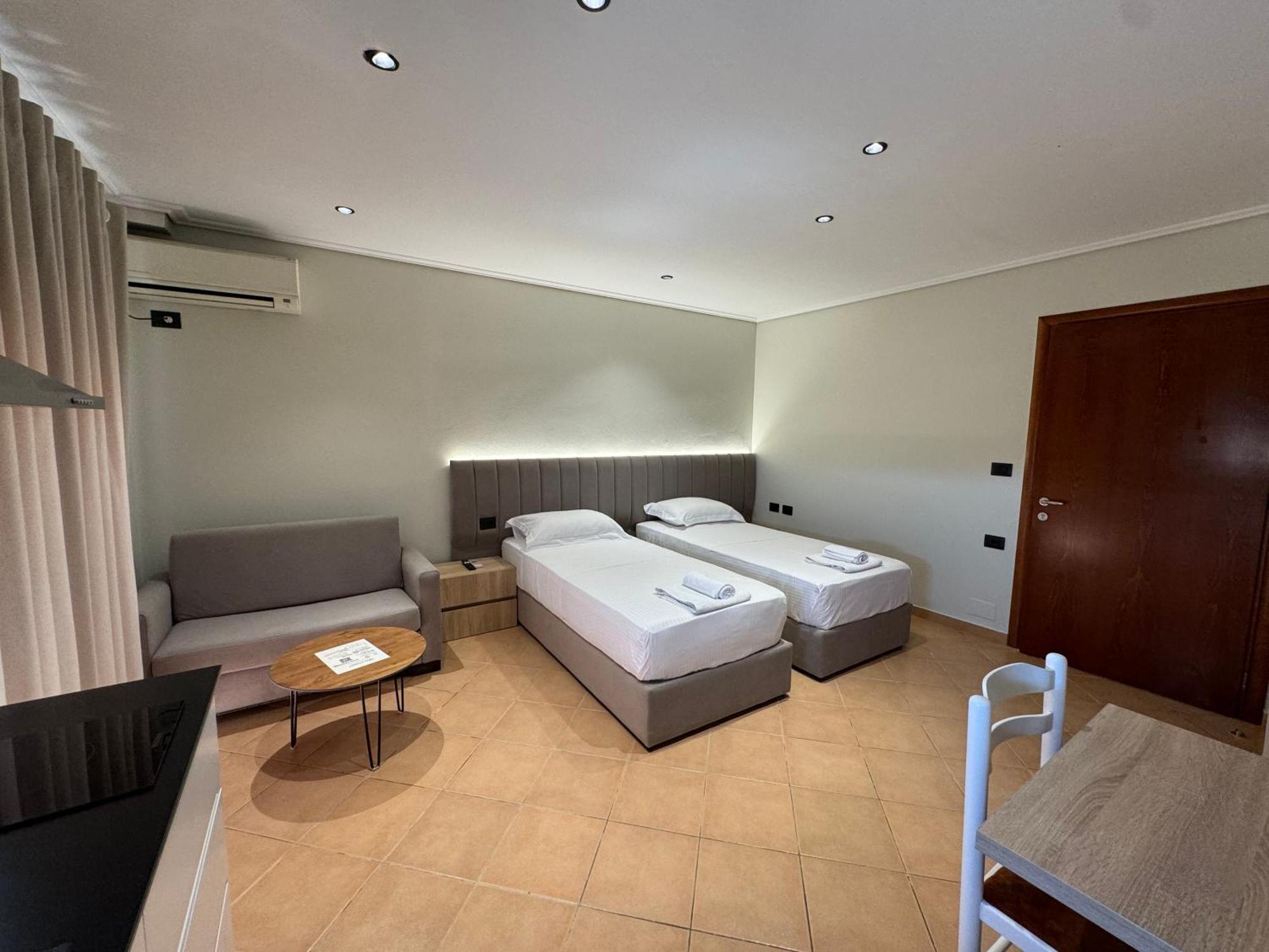 Garden Villa Apartments ساراندا المظهر الخارجي الصورة