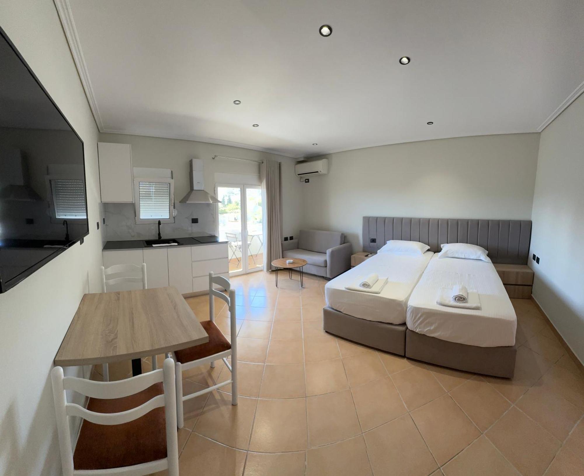 Garden Villa Apartments ساراندا المظهر الخارجي الصورة