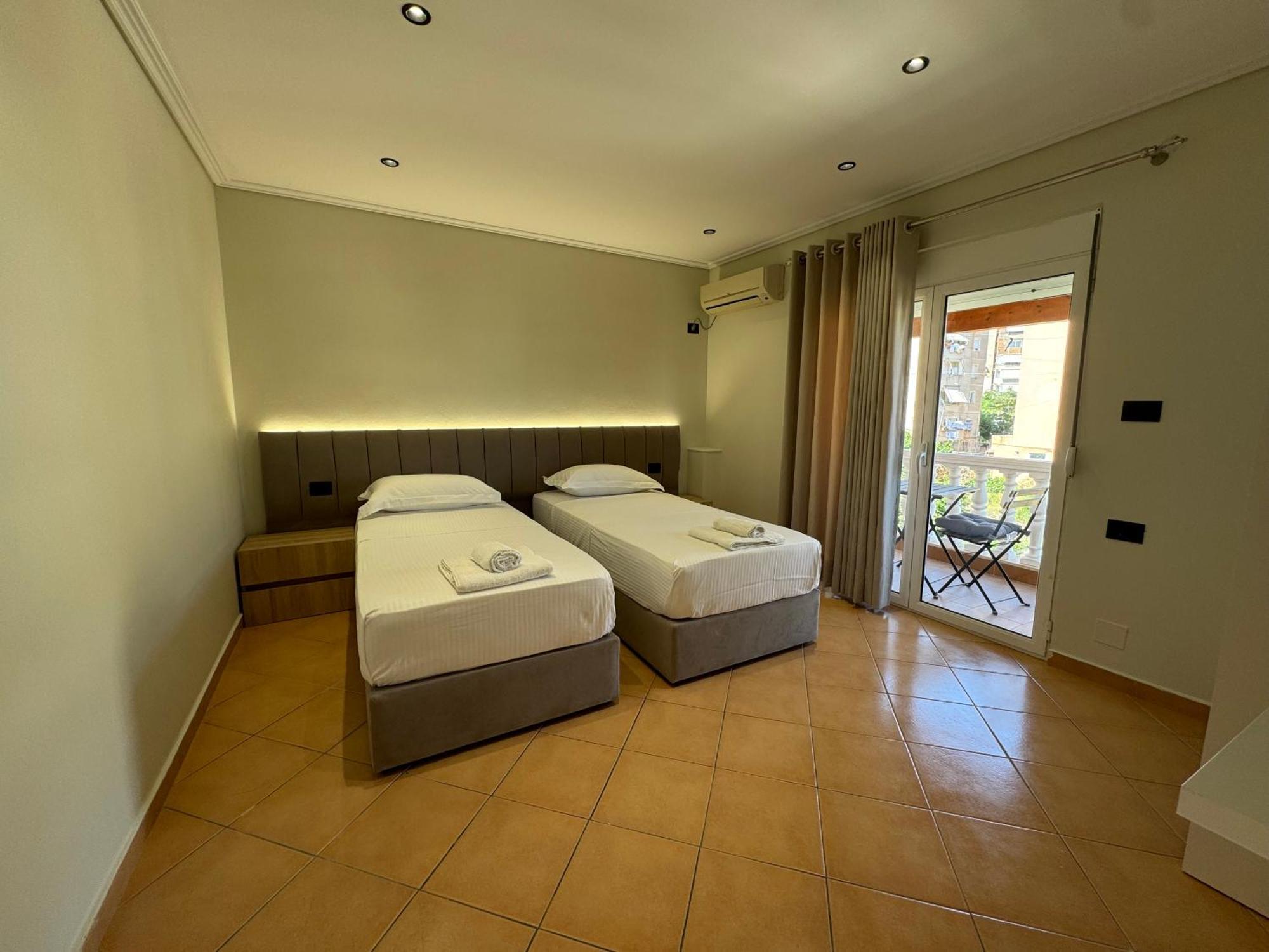 Garden Villa Apartments ساراندا المظهر الخارجي الصورة