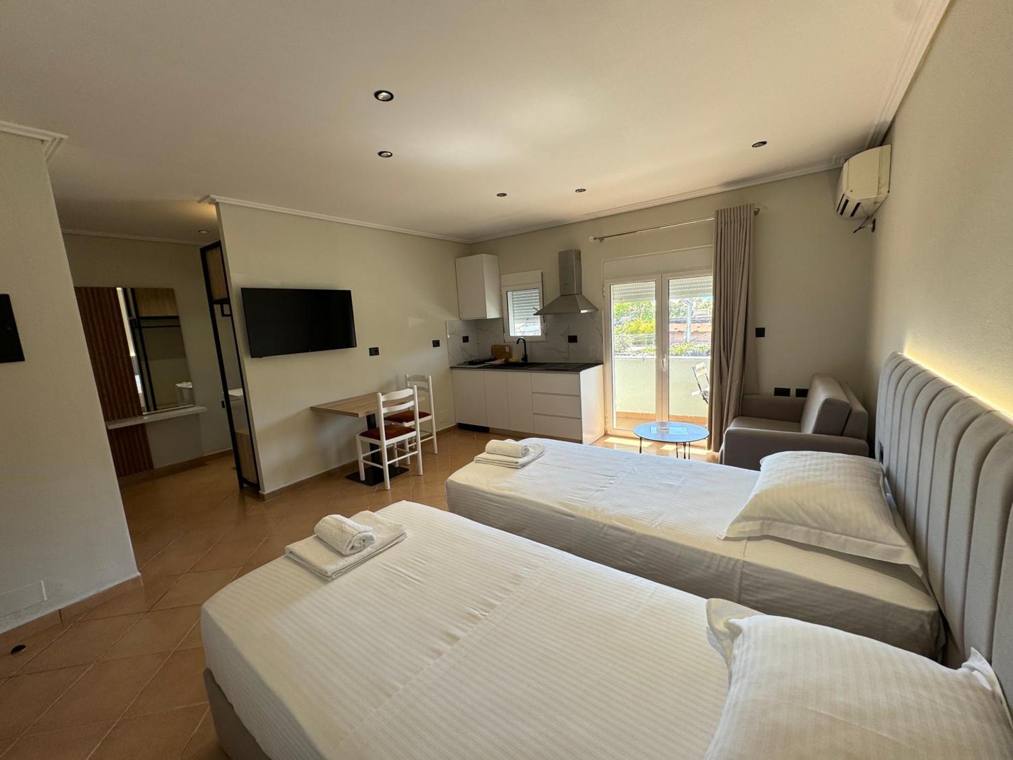 Garden Villa Apartments ساراندا المظهر الخارجي الصورة